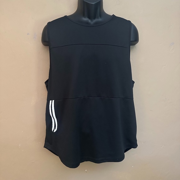 Gym Brand Tank Top with Zip Pocket XL Gently worn 65% polyester / 35% spandex - Picture 1 of 3